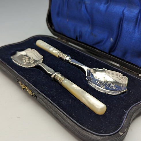 Early 20th Century British Antique White Pearl Shell Handle Jam Spoon Pair Boxed